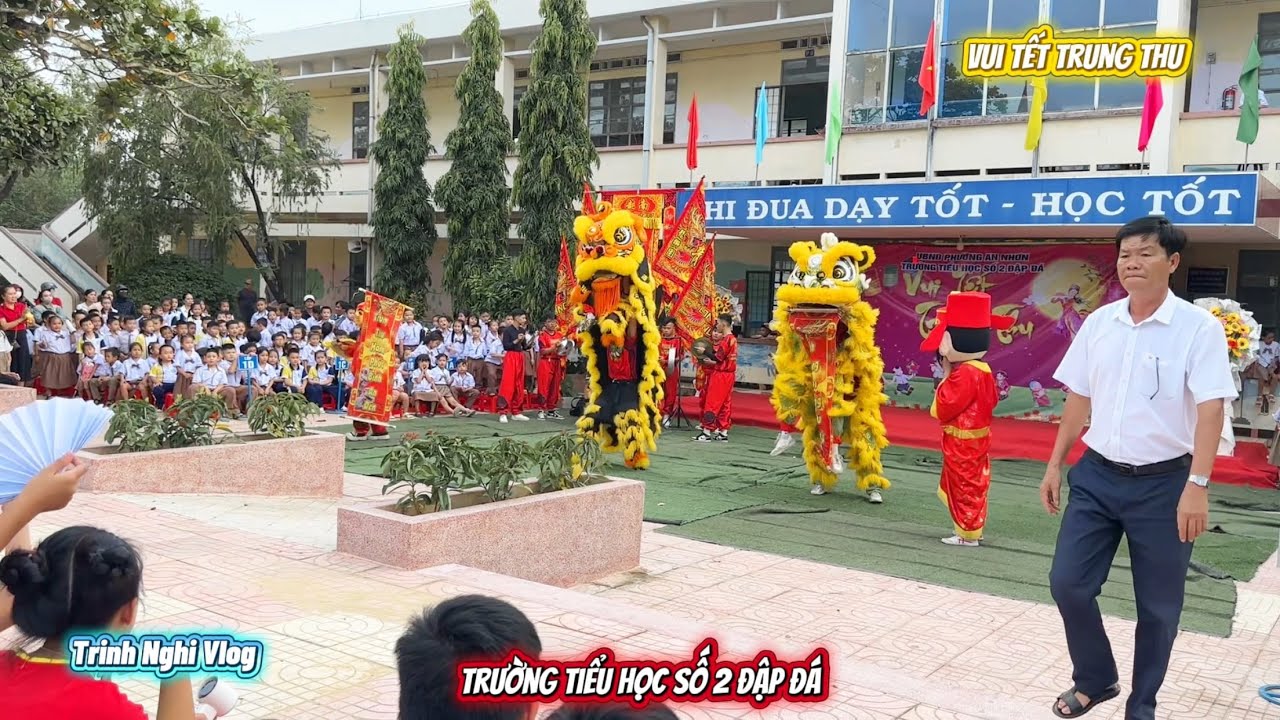 Vui Tết Trung Thu tại Trường Tiểu Học Số 2 Đập Đá
