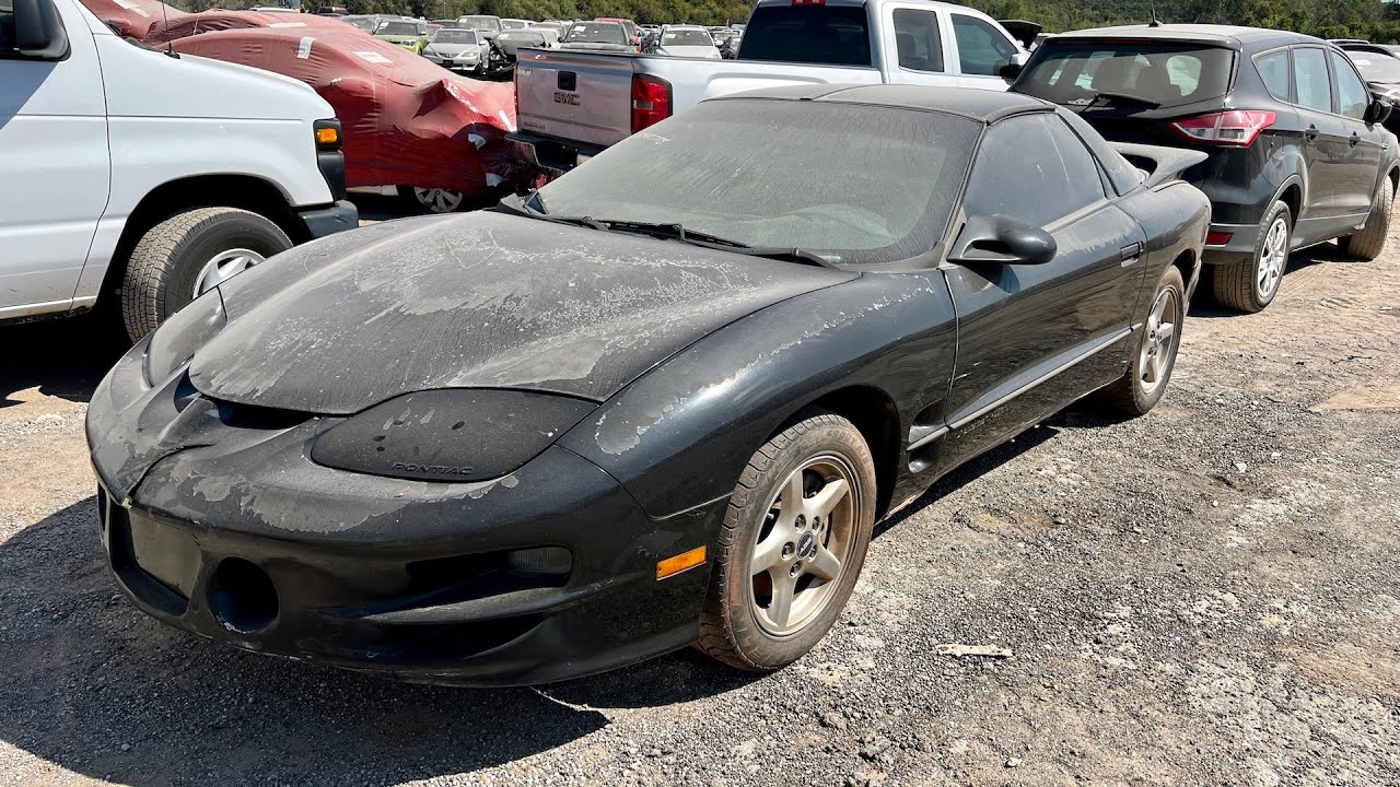 IAA Walk Around and Live Bidding + 98 Firebird Formula LS1!! 10-1-21