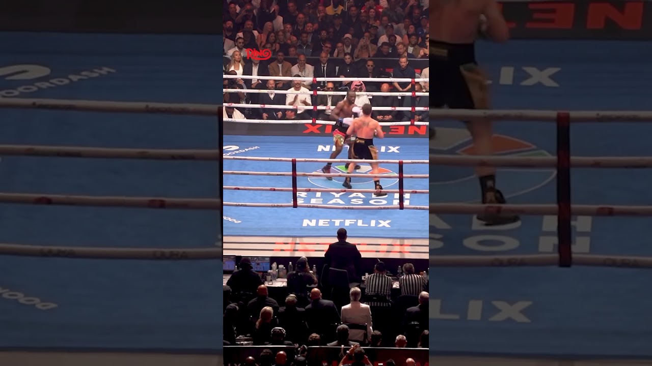 This view of Canelo and Crawford's round nine exchange 👀