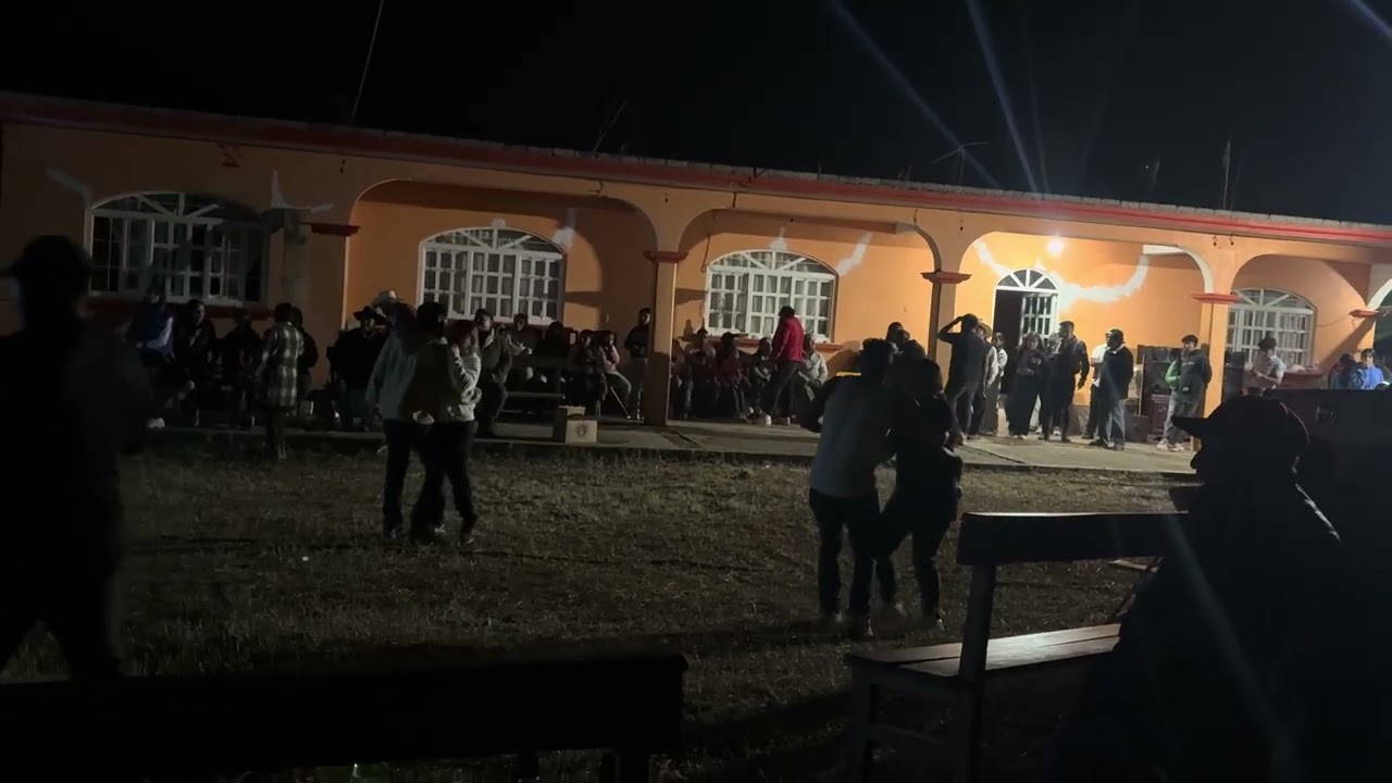 Ta bueno el baile 🙂‍↔️en santos Reyes Aldama 
