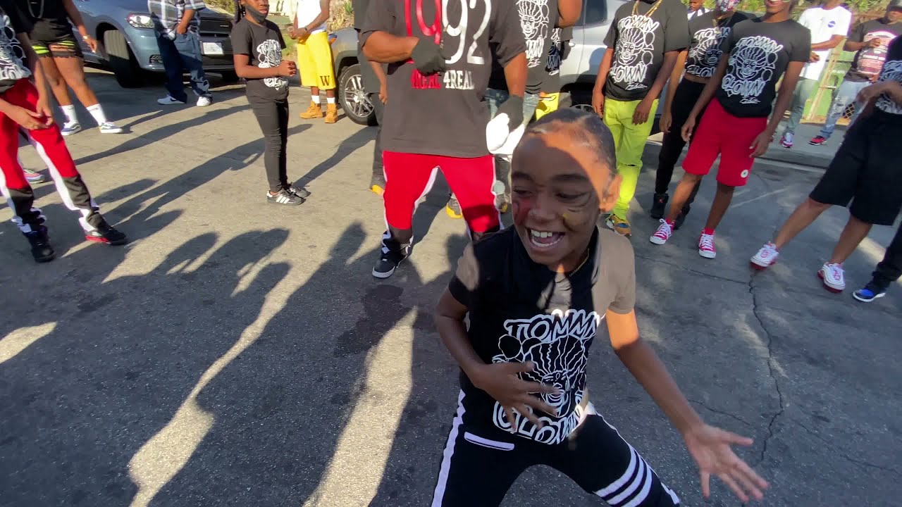 OK IS SHE 🔥, DO SHE NEED 2 KEEP HOPPIN OUT THE TRUCK ? FOLLOW @TOMMYHOTGIRLZTV @TOMMYTHECLOWN
