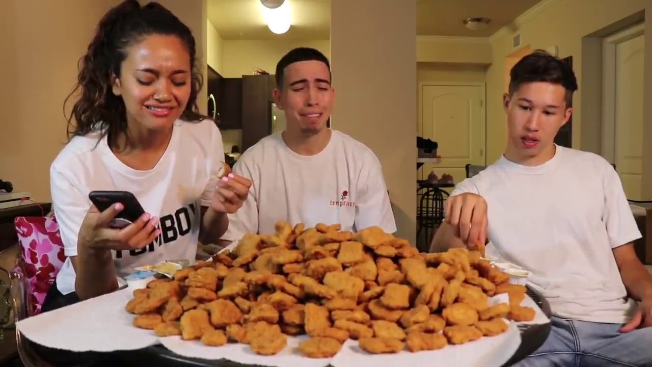THIS IS L&S! EATING 1000 CHICKEN NUGGETS IN 10 MINUTES!!