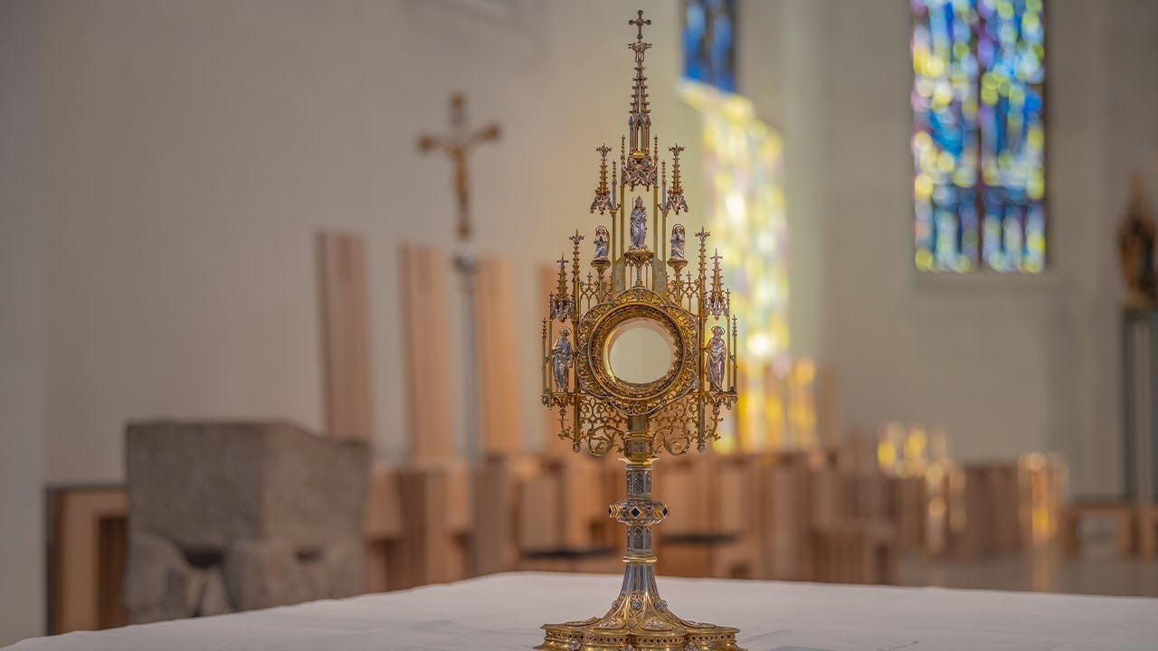 Pontifikalhochamt - Hochfest des Leibes und Blutes Christi -  Fronleichnam
