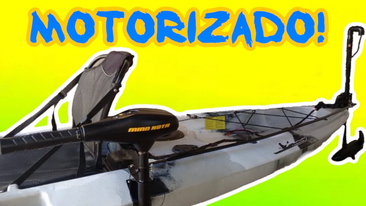 Caiaque com motor elétrico.