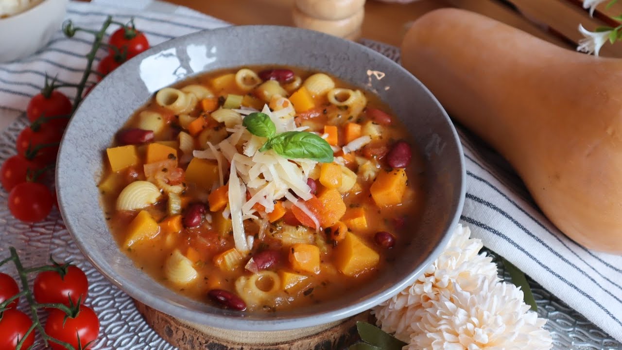 Cómo hacer SOPA MINESTRONE italiana (receta casera) 🍲