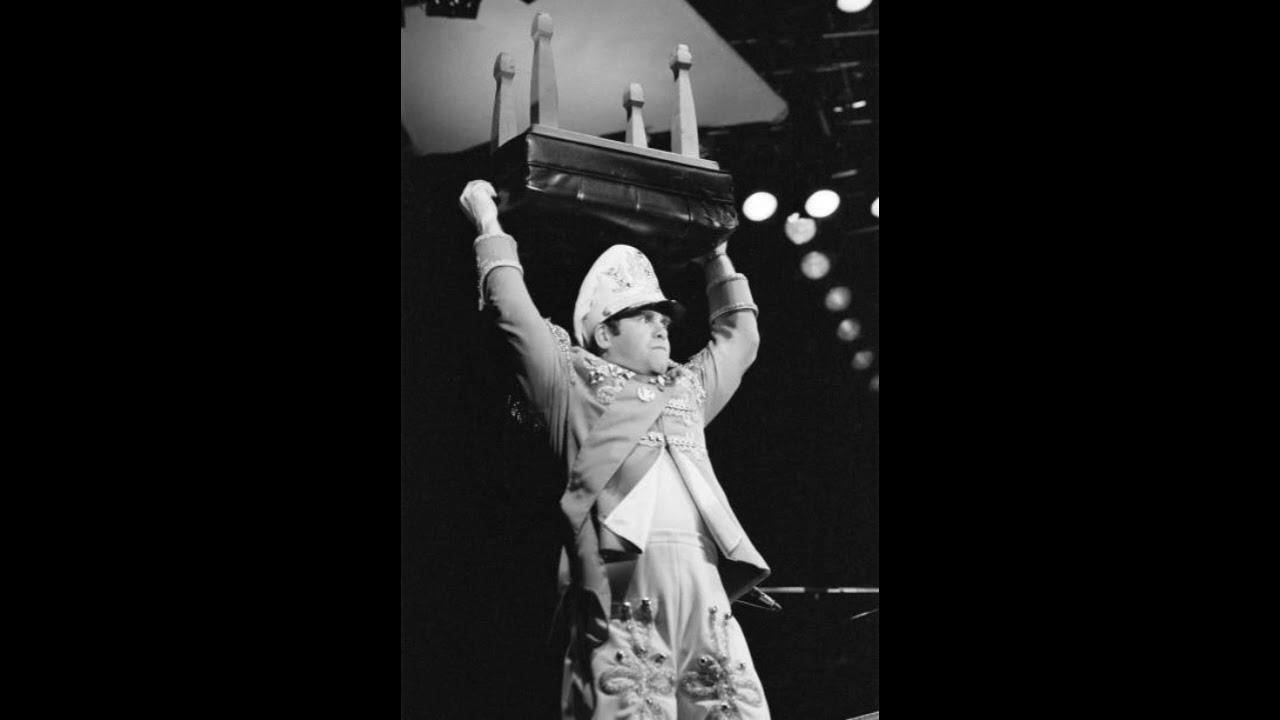 Better Off Dead (Elton John - Hammersmith Odeon - 12/15/1982)