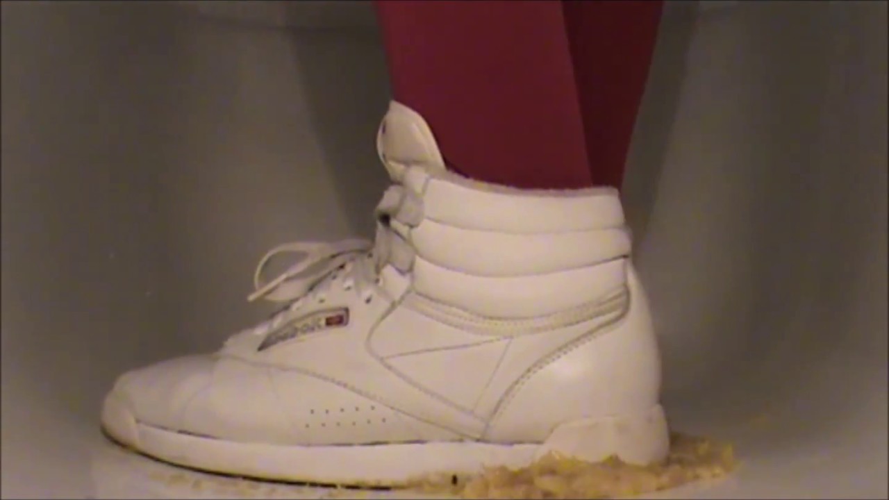 Crushing banana in Reebok Freestyle