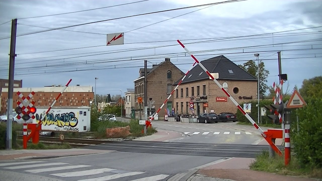 Spoorwegovergang Wespelaar-Tildonk (B) // Railroad crossing // Passage à niveau