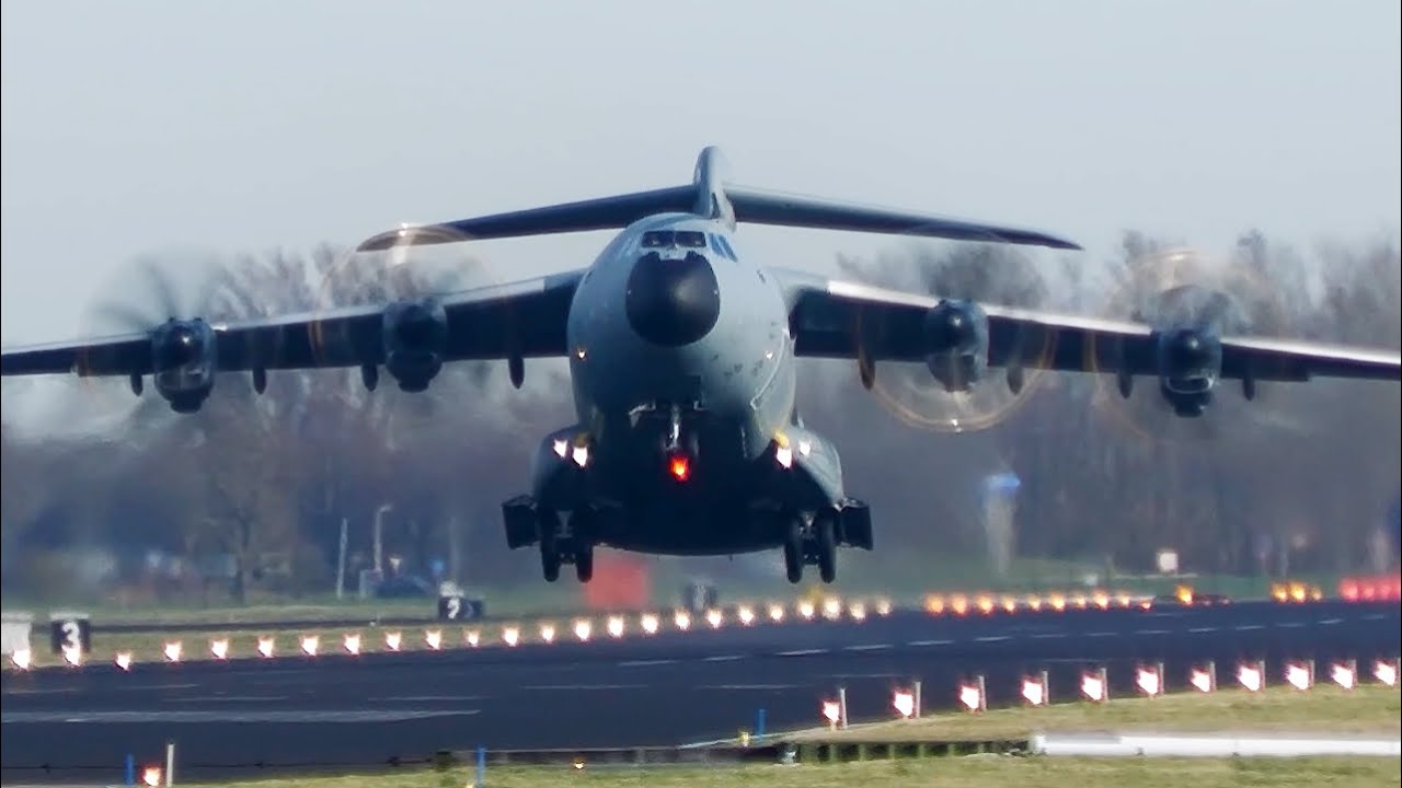[4K] GIANT Airbus A400M  Belgian AF - Takeoff at Leeuwarden