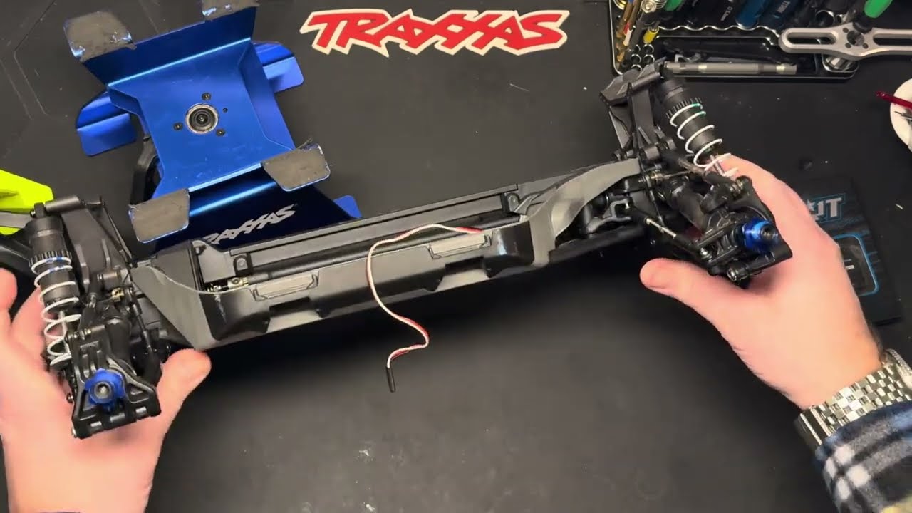 Unbox & montage av SRT BHX6 i Traxxas Jato Buggy 1/8.