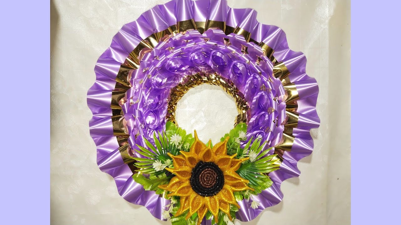 CORONA base de cartón con GIRASOL de foami y listón celoseda pasó a paso