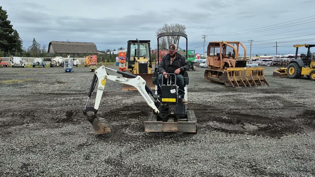 Lot #  1059   2021 Bobcat E10 Hydraulic Excavator