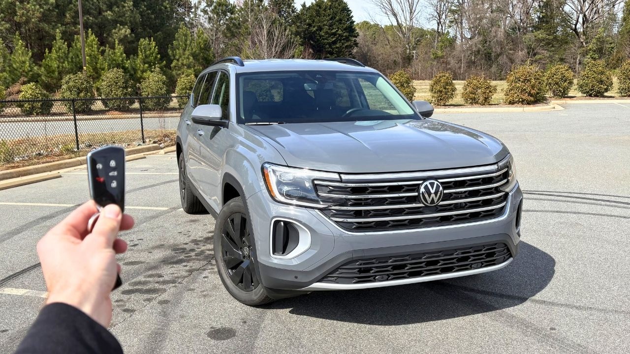 Volkswagen Atlas SE 2026: Запуск двигателя, тест-драйв, обзор, вид от первого лица и рецензия.