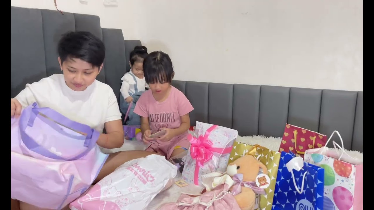 Unboxing all the love for our little one 🤍🎁