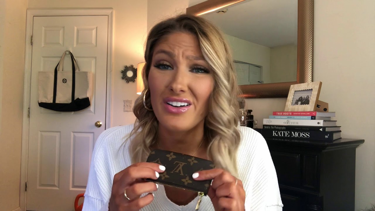 WHAT'S IN MY PURSE?! | Louis Vuitton Speedy 35 | Clean out time! 🙈