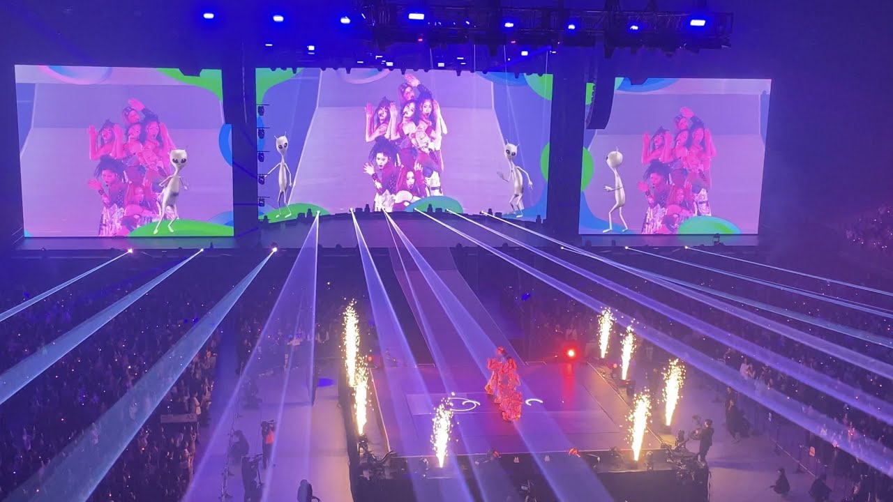 【LIVE】XG - TGIF (XG 'NEW DNA' SHOWCASE in JAPAN)