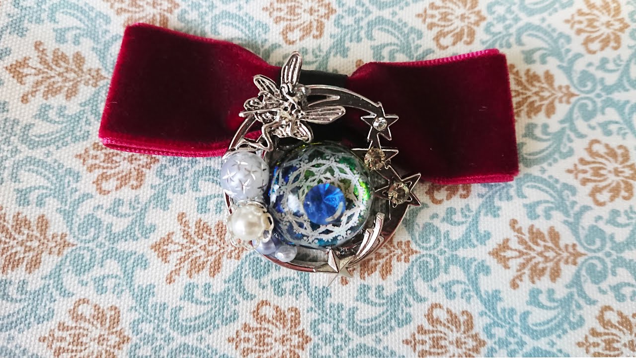 魔法陣に煌めく宝石ブローチレジン♪A jewel brooch resin that glitters in the magic circle ♪