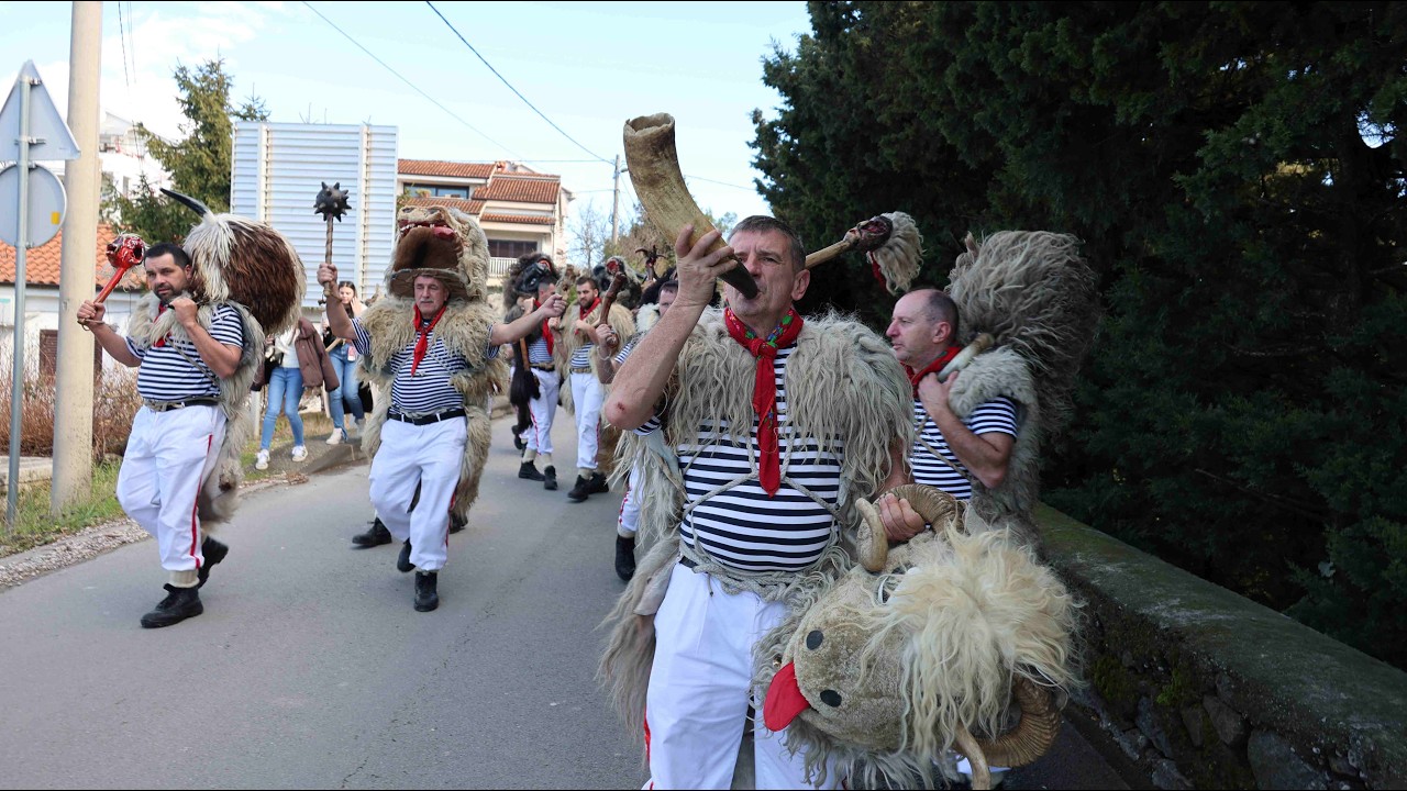 Halubajski Zvončari u Marinićima