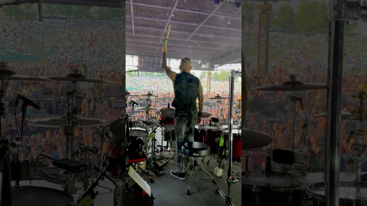 The anticipation is palpable! Chris Frazier&rsquo;s POV as he walks on stage. 🥁