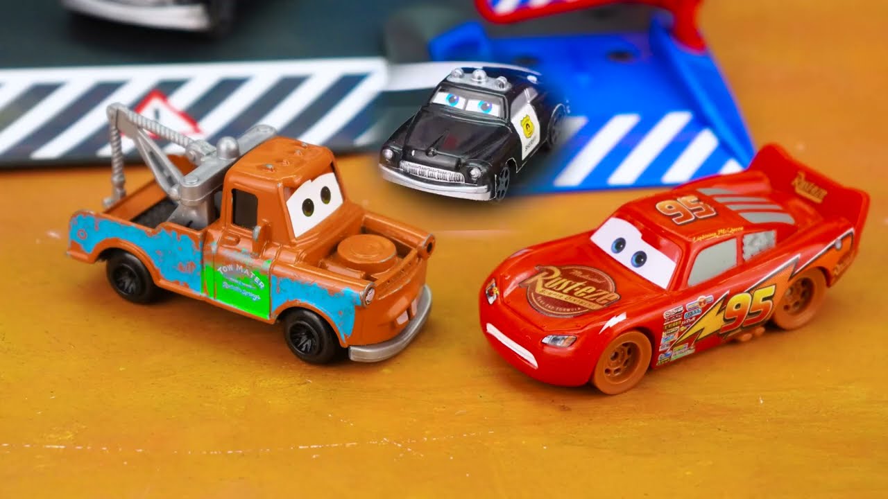 Disney Pixar Cars Unboxing Review | Disney and Pixar Cars on the Road Dino Playground Playset