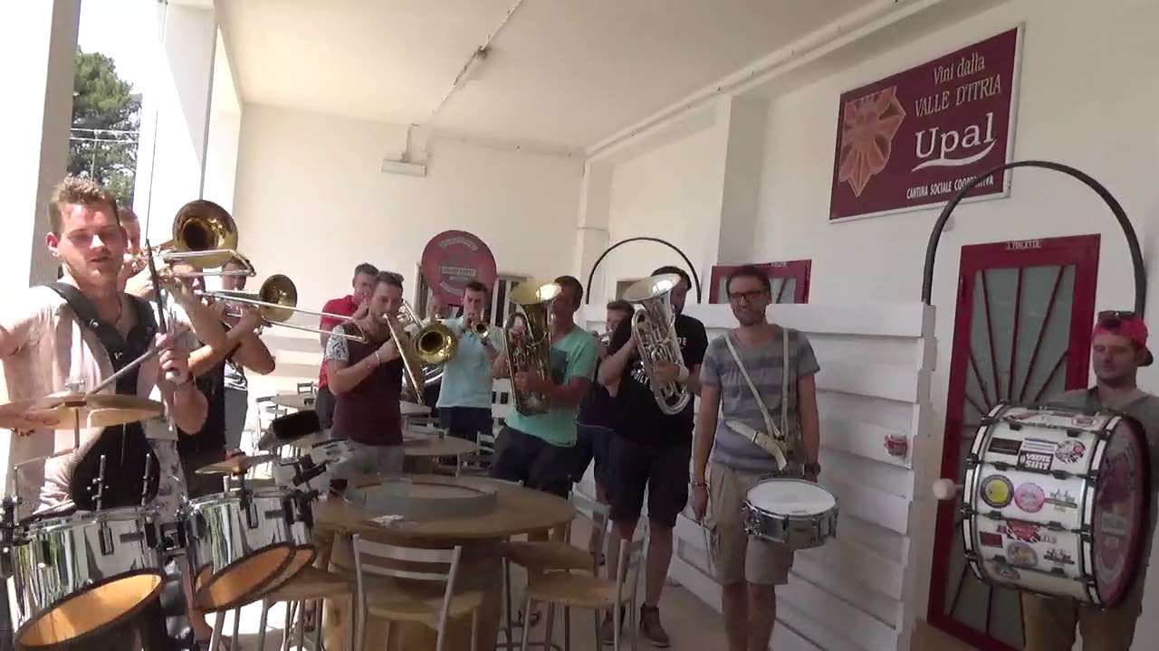 Brass Band cover Despacito Utlopers