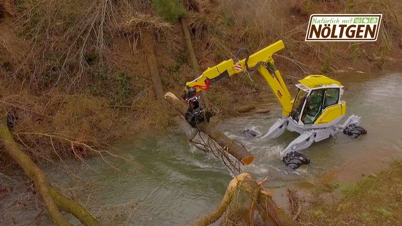 Gewässer-Unterhaltung / Hochwasserschutz Menzi Muck Schreitbagger