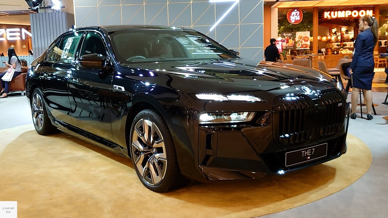 2025 BMW 7 Series M760e xDrive Plug-in Hybrid / In-Depth Walkaround Exterior & Interior