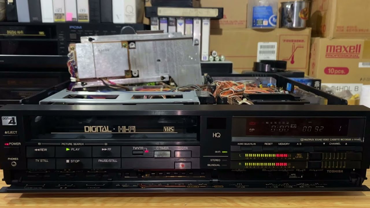 Цифровой Hi-Fi видеомагнитофон Toshiba A-99HFD Vintage 1986 года