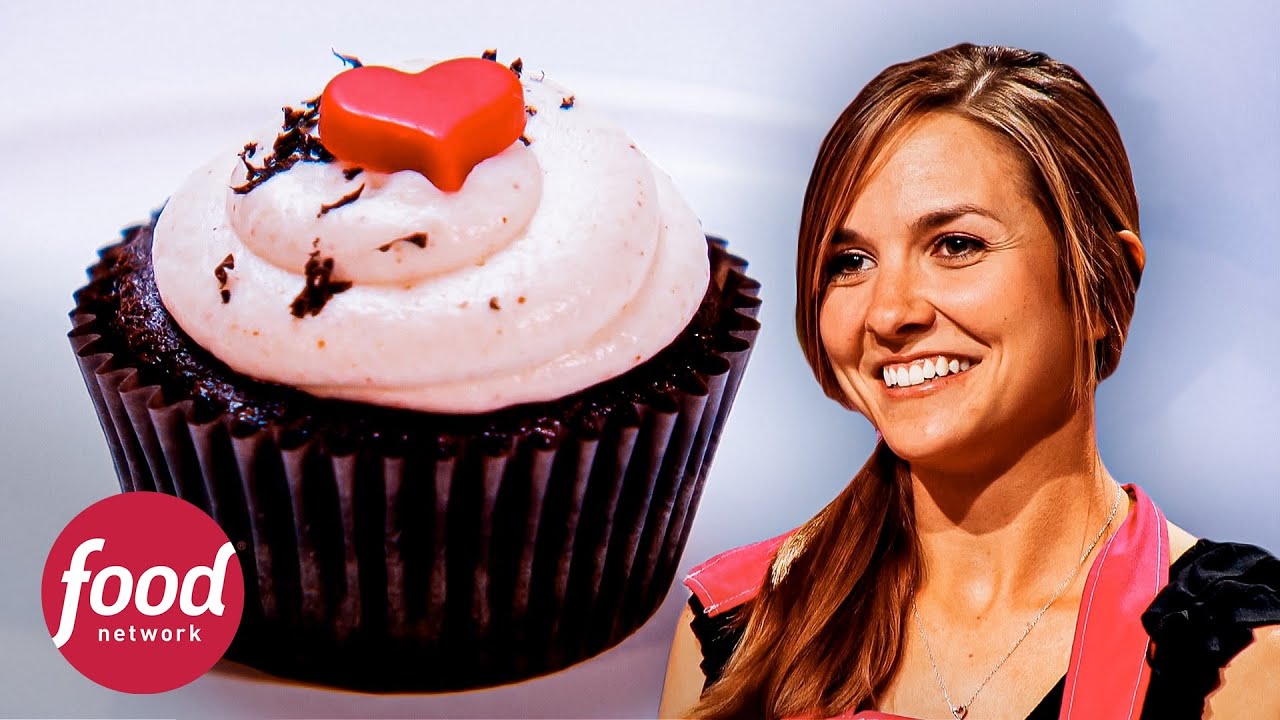 Crean hermosos cupcakes inspirados en una baraja de naipes |Cupcake Wars| Food Network Latinoamérica