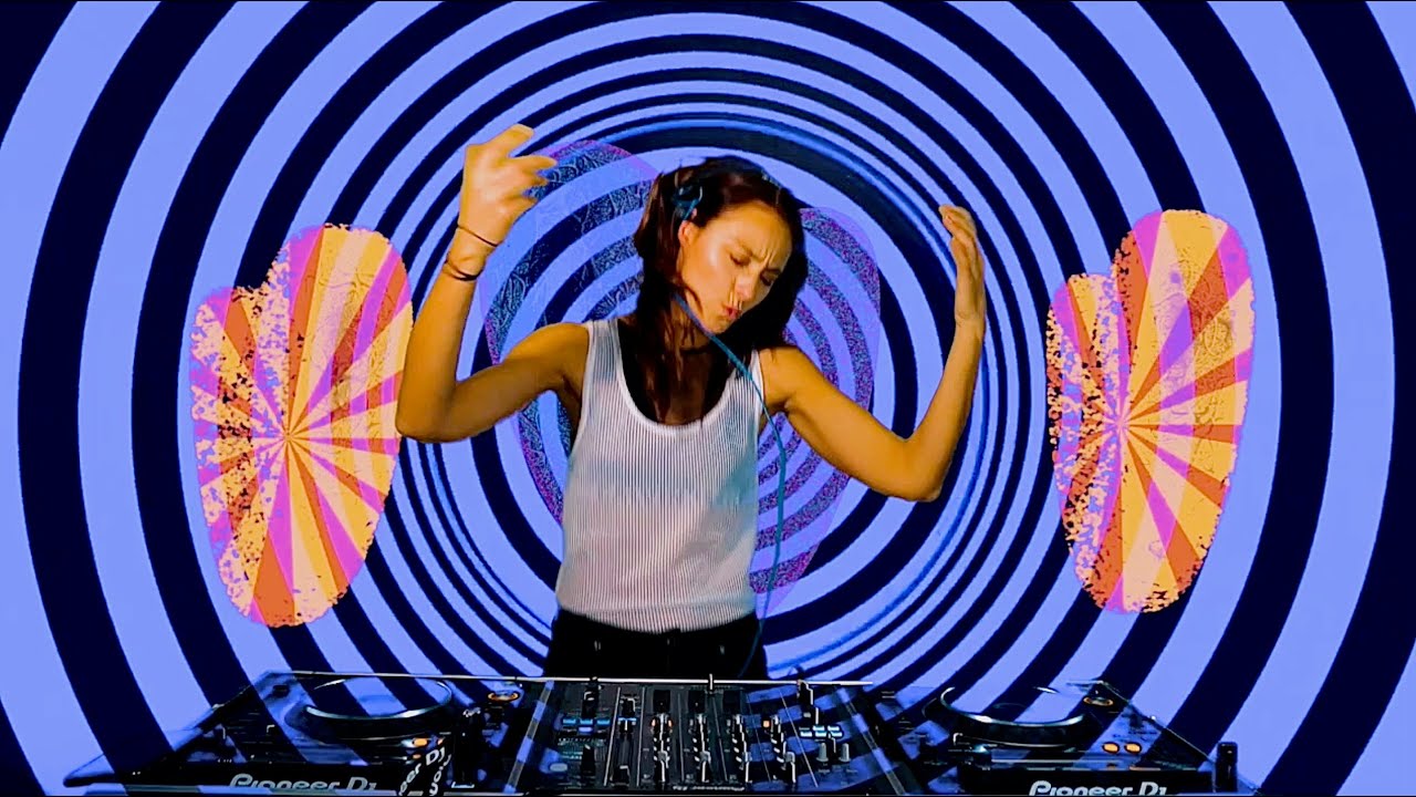 Nine Sessions Radio Miss Nine 132 December 2021