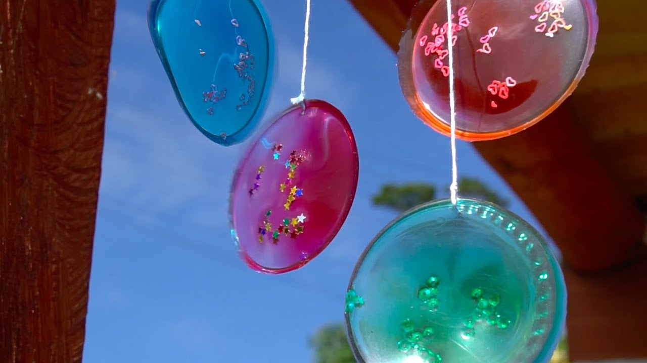 HOW TO MAKE CUTE AND COLORFUL SUN CATCHERS WITH GLUE - EZPZ ideas