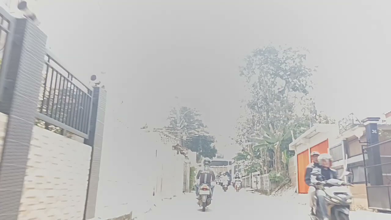 Suasana jalan merdeka KSU cagar alam Depok