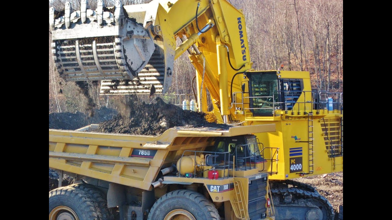 Komatsu PC4000-6 Hogging Clay