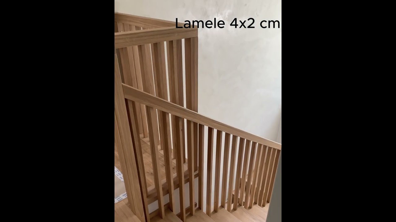 Schody dębowe dywanowe, balustrada drewniana - lamele.