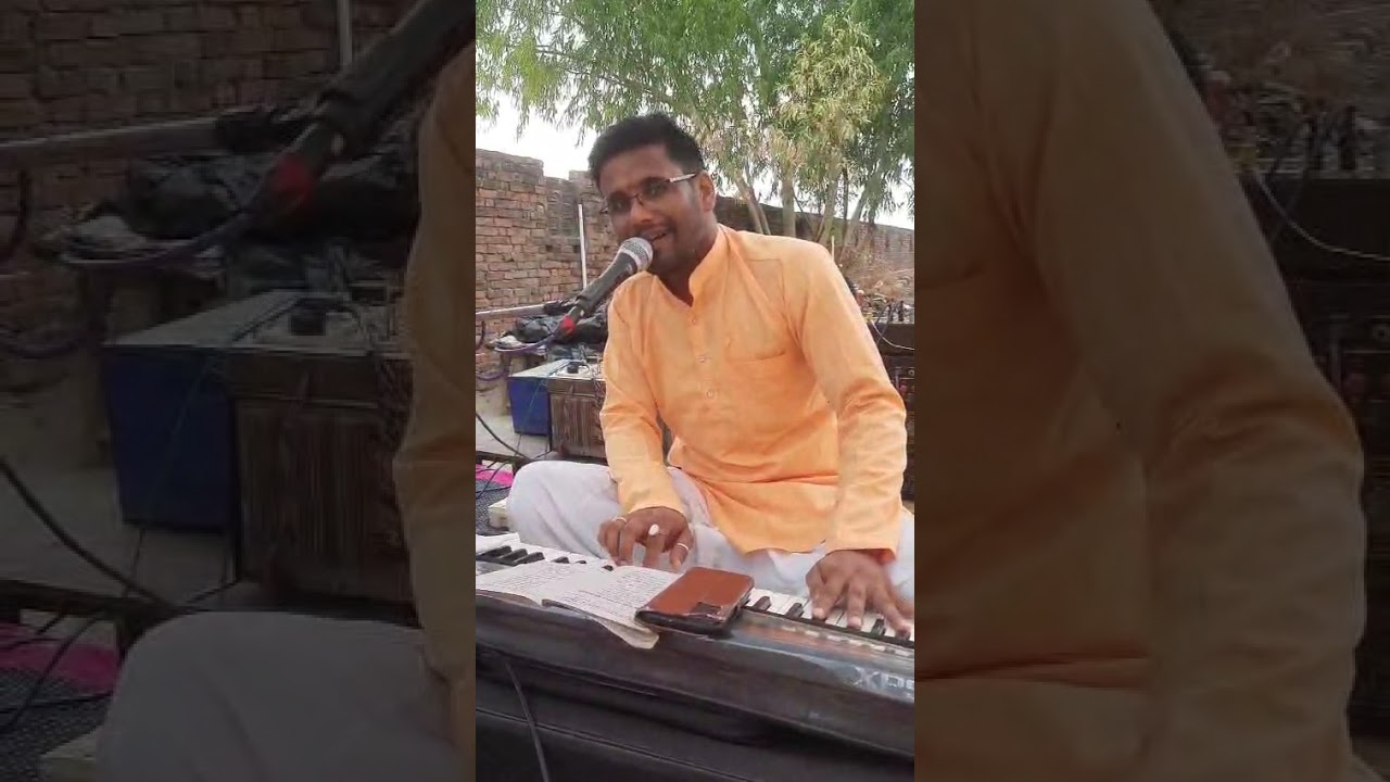 राधा ऐसी भाई श्याम की दीवानी की जग की कहानी होगई