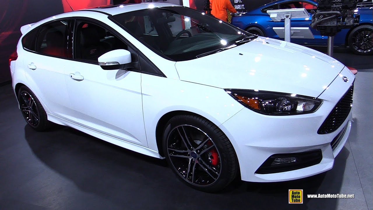2018 Ford Focus ST - Exterior and Interior Walkaround - 2018 Detroit Auto Show