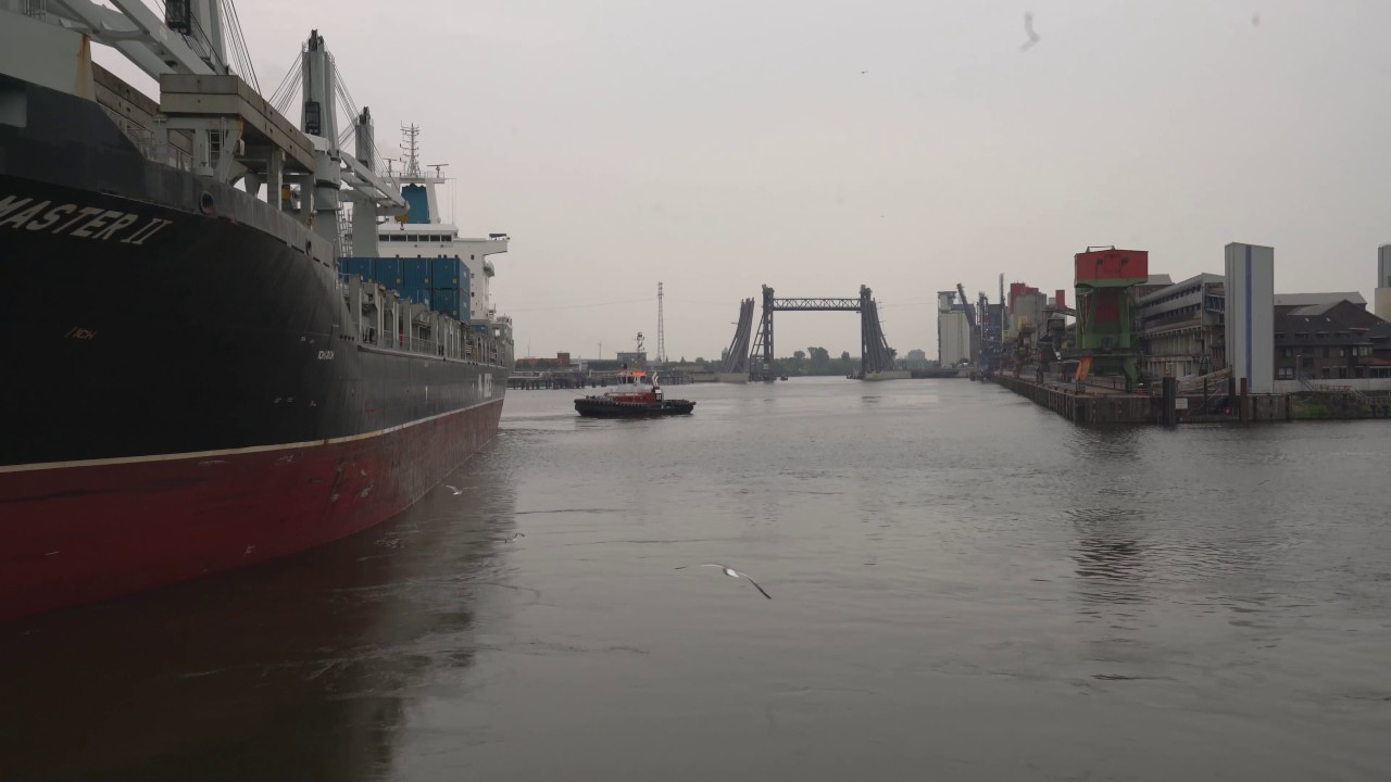 Mit dem Schlepper im Hamburger Hafen unterwegs - BLUE MASTER II Verholer