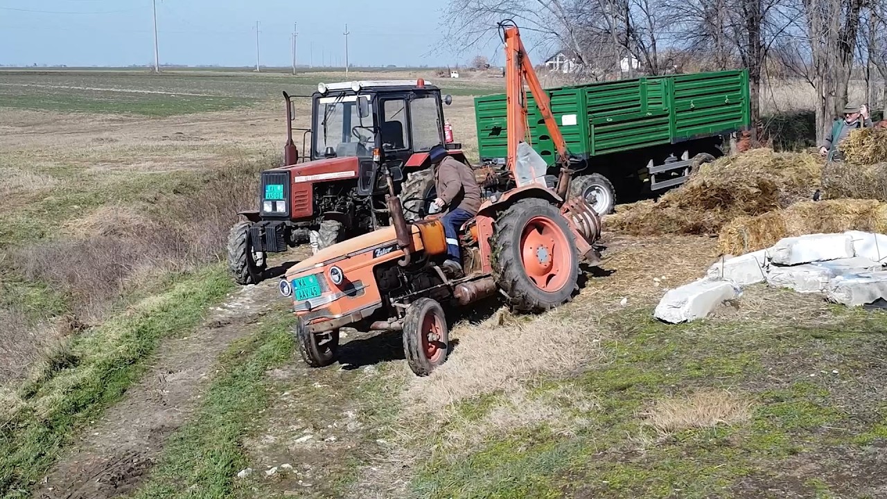 Trágyahordás meredek terepről, ezúttal a ZÖLD kocsival | Belarus 820 | Zetor 2511 |