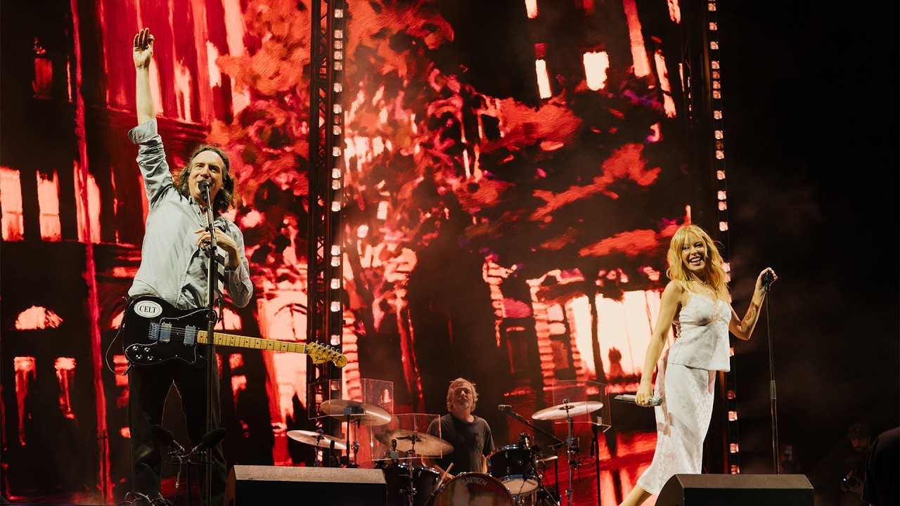 Snow Patrol i Kylie Minogue &ndash; These Alarms (oficjalny teledysk)