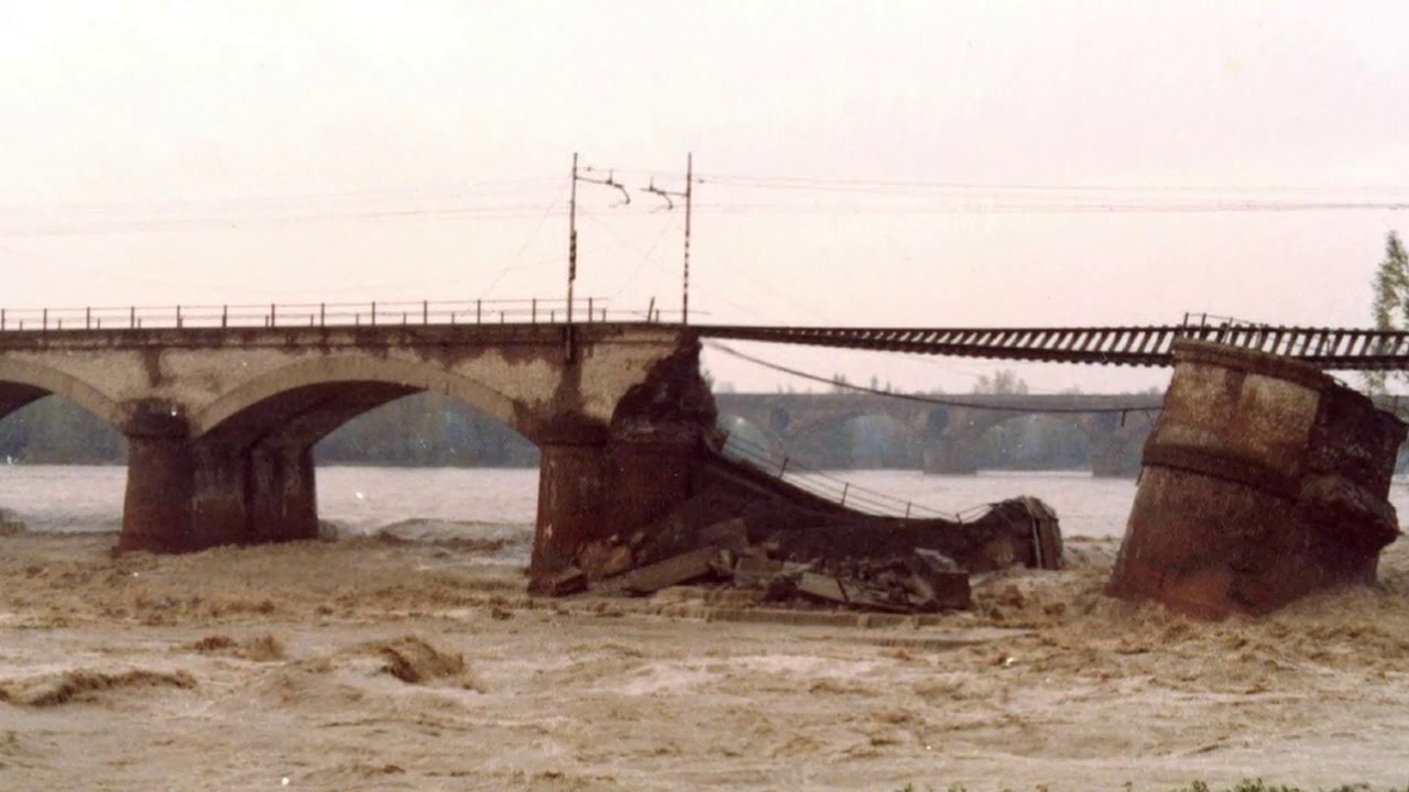 Наводнение 11 августа 1982 года привело к обрушению двух очень важных мостов в районе Пармы.