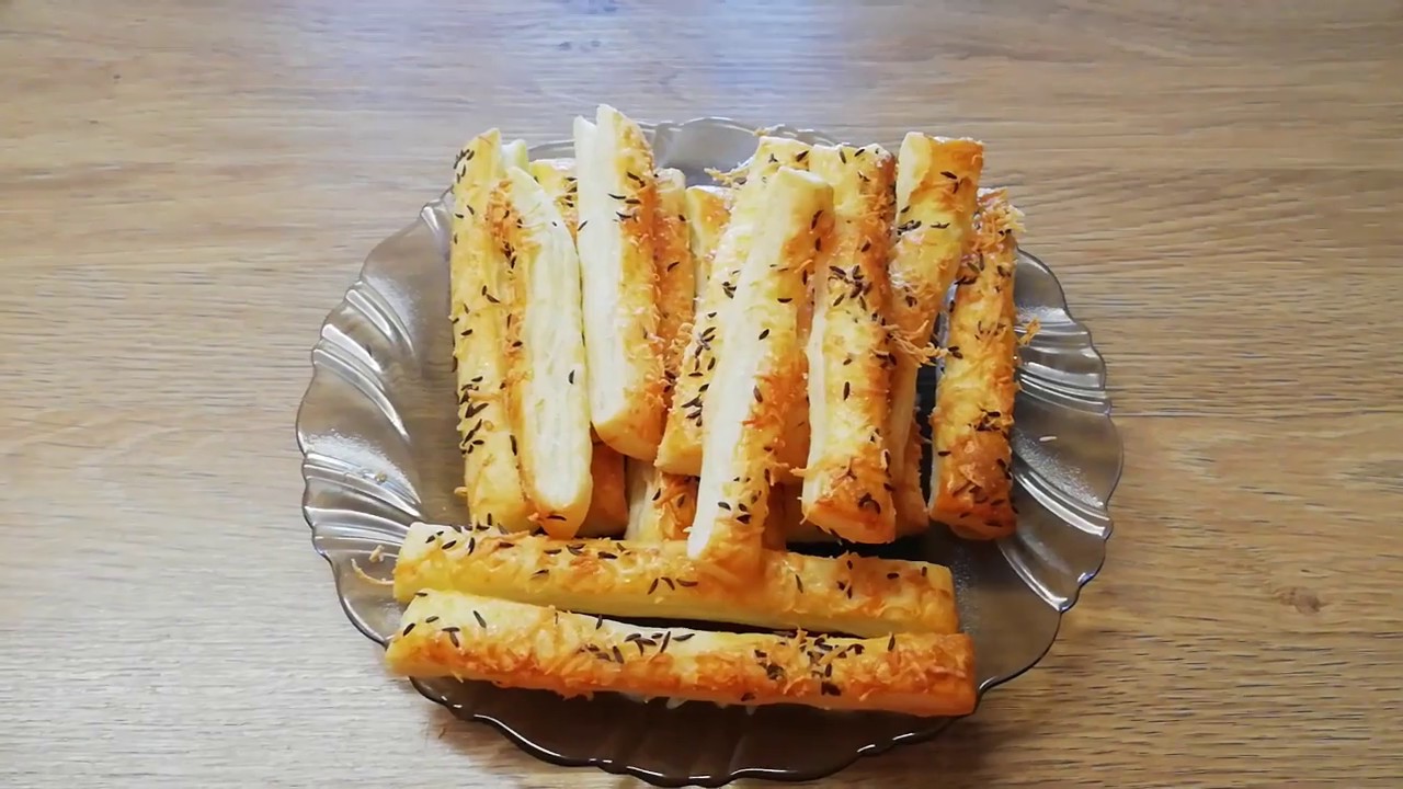 Sýrové tyčinky z listového těsta