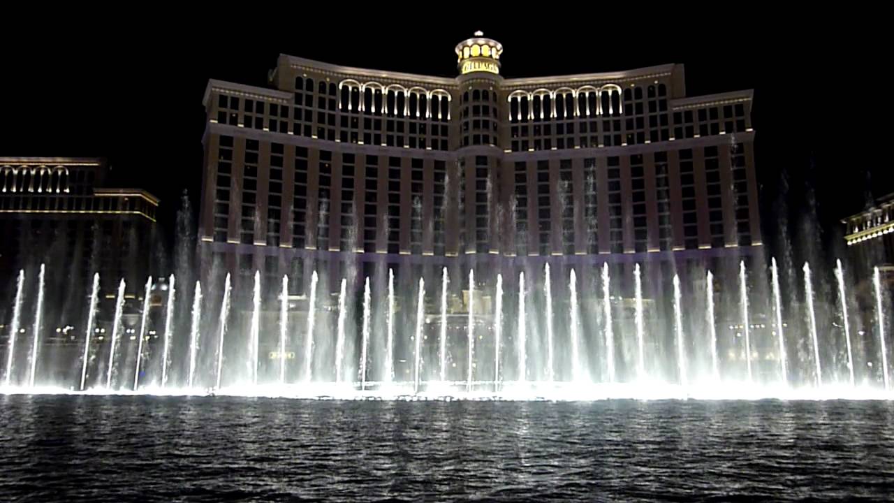 Bellagio Fountains: Luck Be A Lady by Frank Sinatra (outside view)