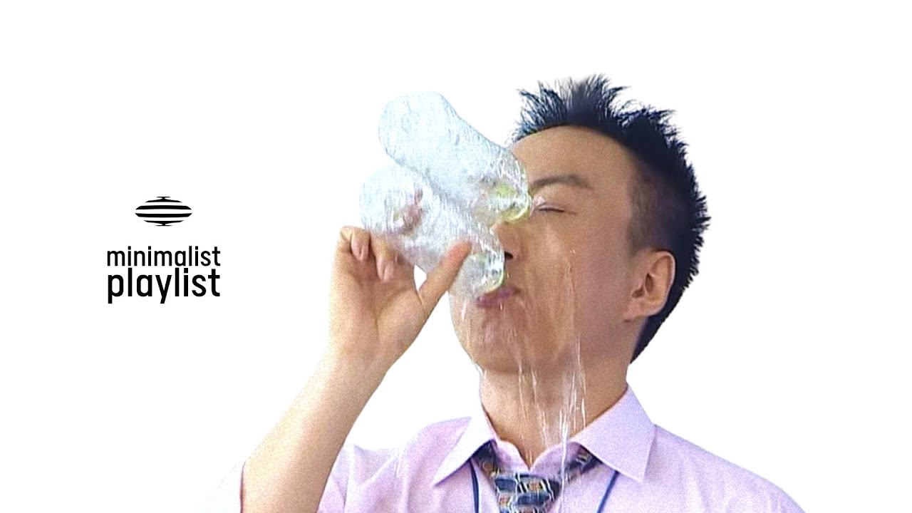 Разлитая вода, просто вытертая.
