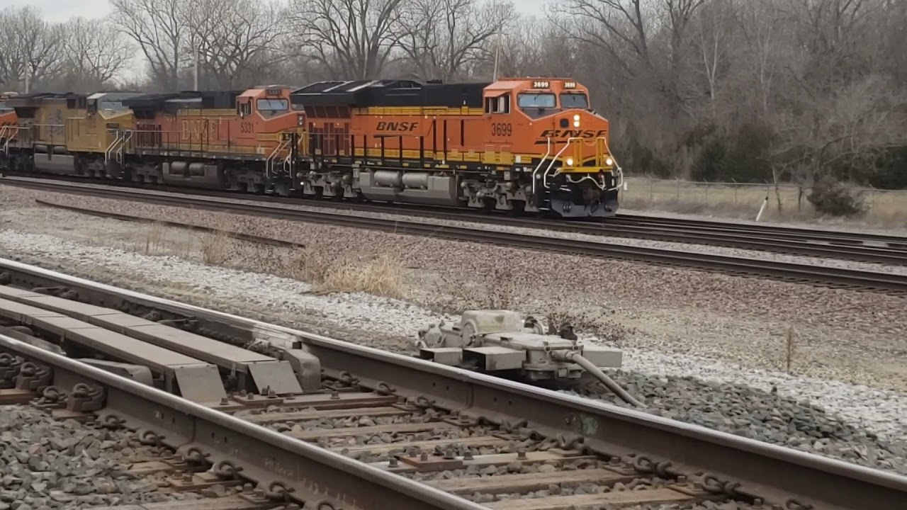 EMPORIA SUB MADNESS featuring   a monster 3x3x0 stack train, KCS duo, horn salute & more!