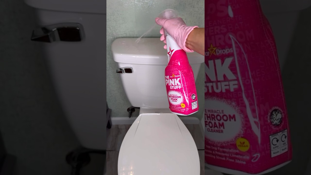 Bathroom Cleaning 🚽🫧 #youtubeshorts #cleantok #cleaning #cleaninghacks #amzonfinds #cleaningtips