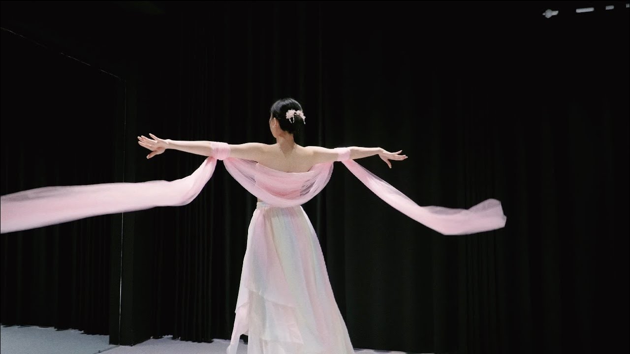 Nhất Mộng Kinh Hồng (一梦惊鸿) - Múa cổ trang | Huyền Lê