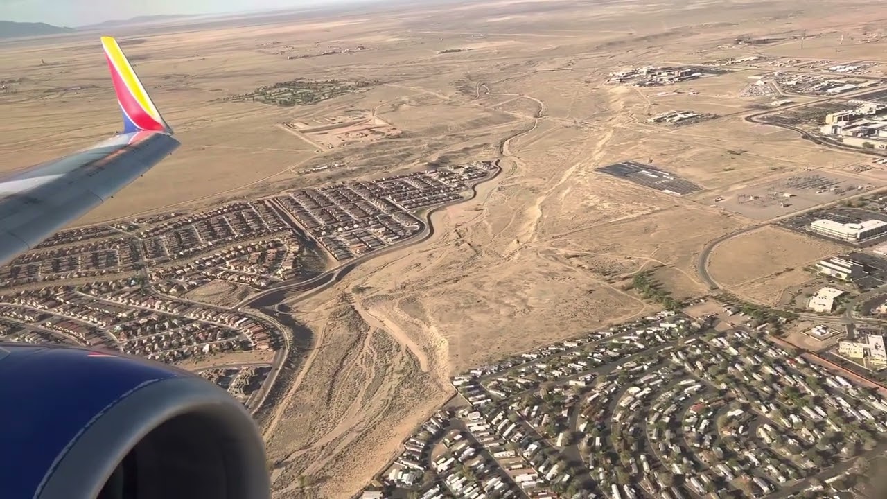 Full landing at Albuquerque International Airport