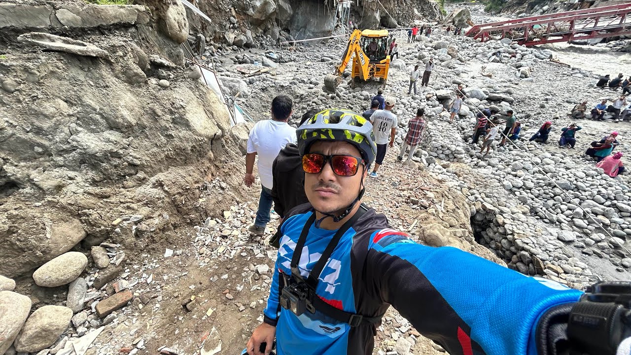 😱Witnessing Old Manali after the flash flood… heartbreaking yet humbling 🙏. #manali #flashflood 😭.