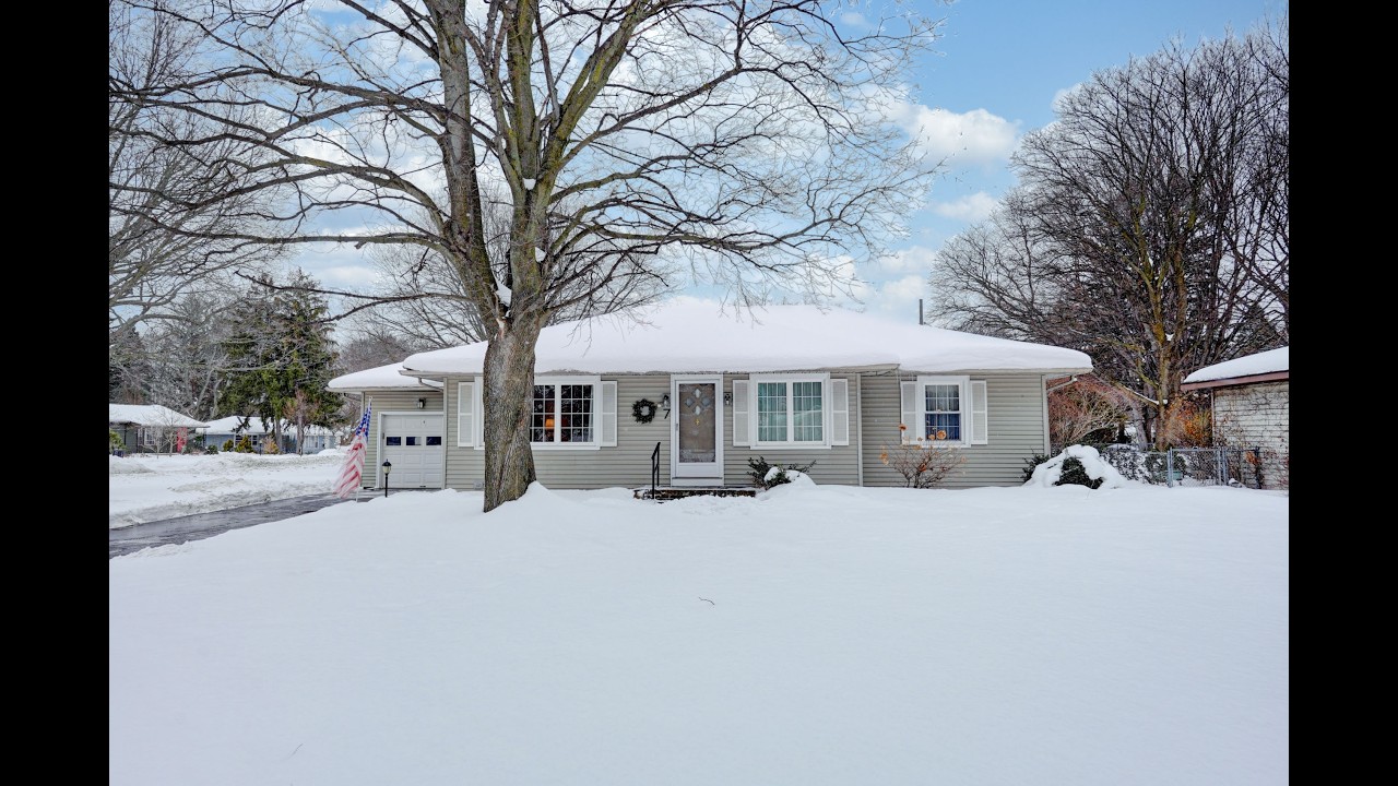 7 Allwood Drive, Rochester NY