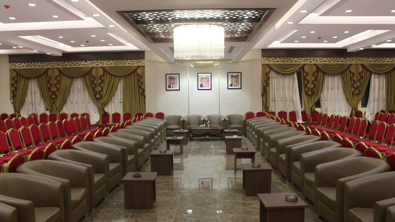 صالة الرجال الخاصه بالمناسبات في نادي المتقاعدين العسكريين .